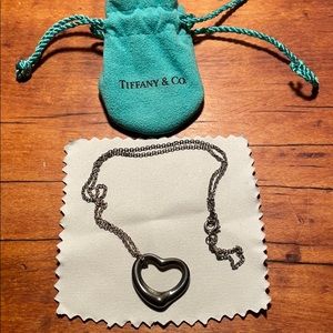 Tiffany &Co Elsa Peretti sterling silver necklace